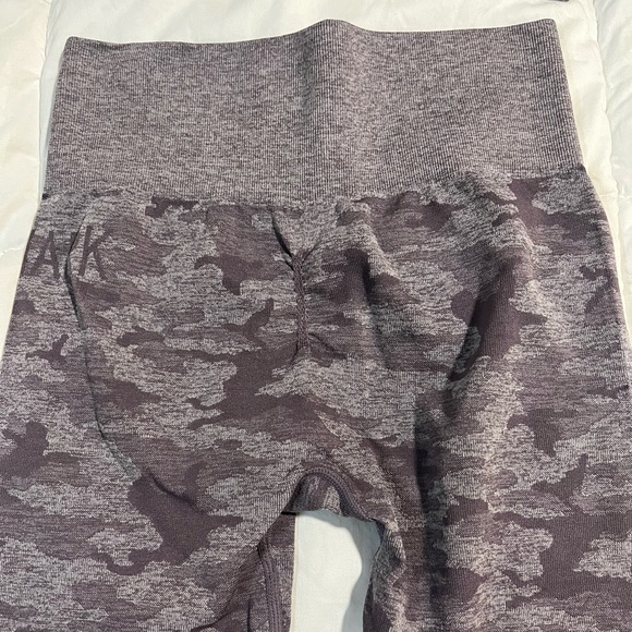 Gymshark Women’s Adapt Camo Set - Picture 5 of 8